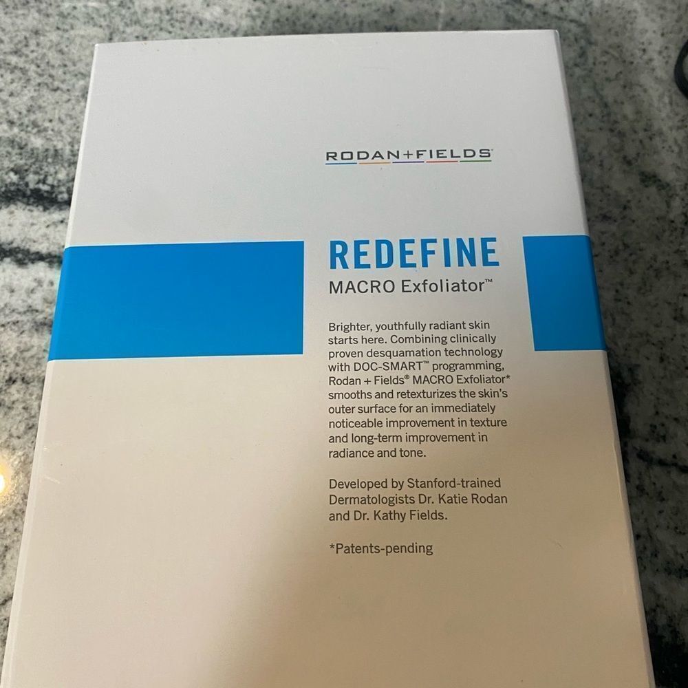 Redefine Macro Exfoliator - Picture 8 of 11